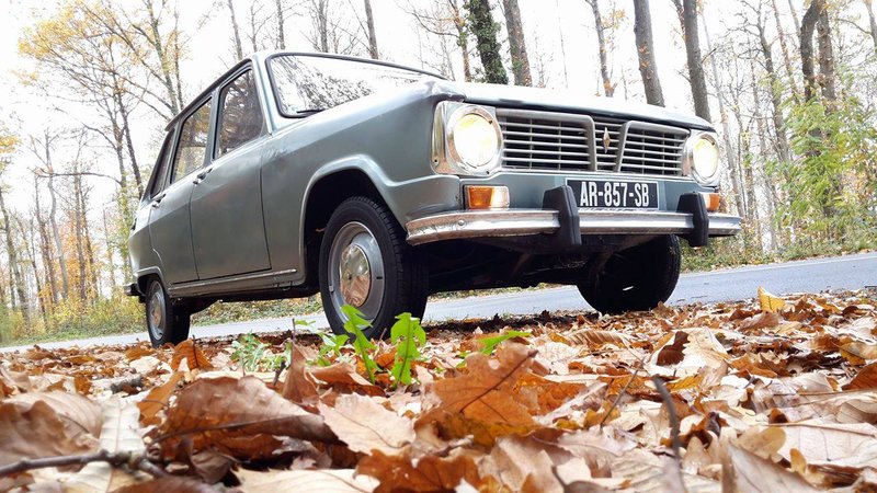 Renault R6 automne2.jpg