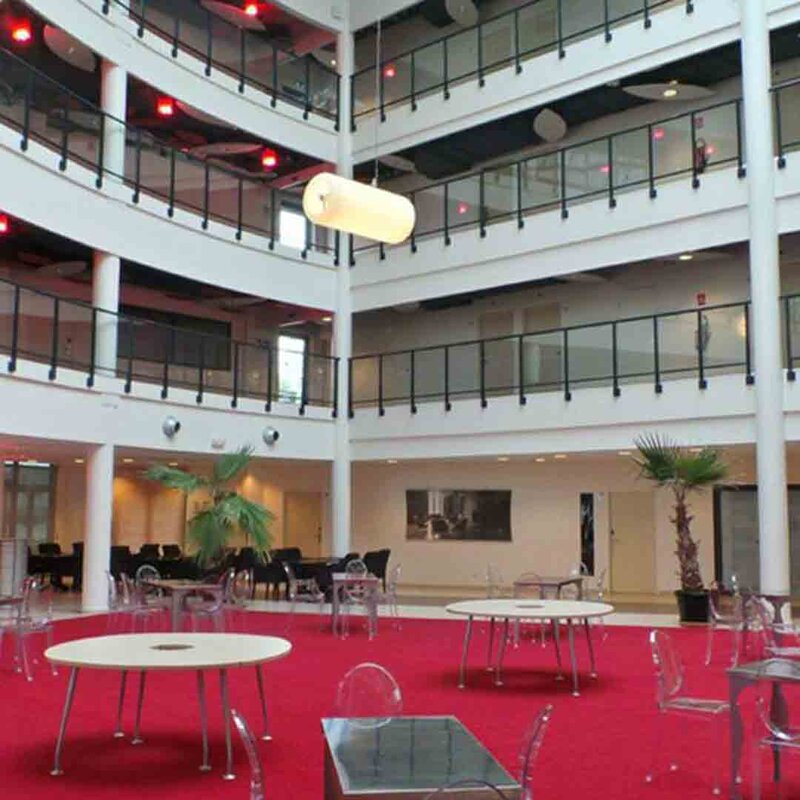 sainte th  lobby.jpg